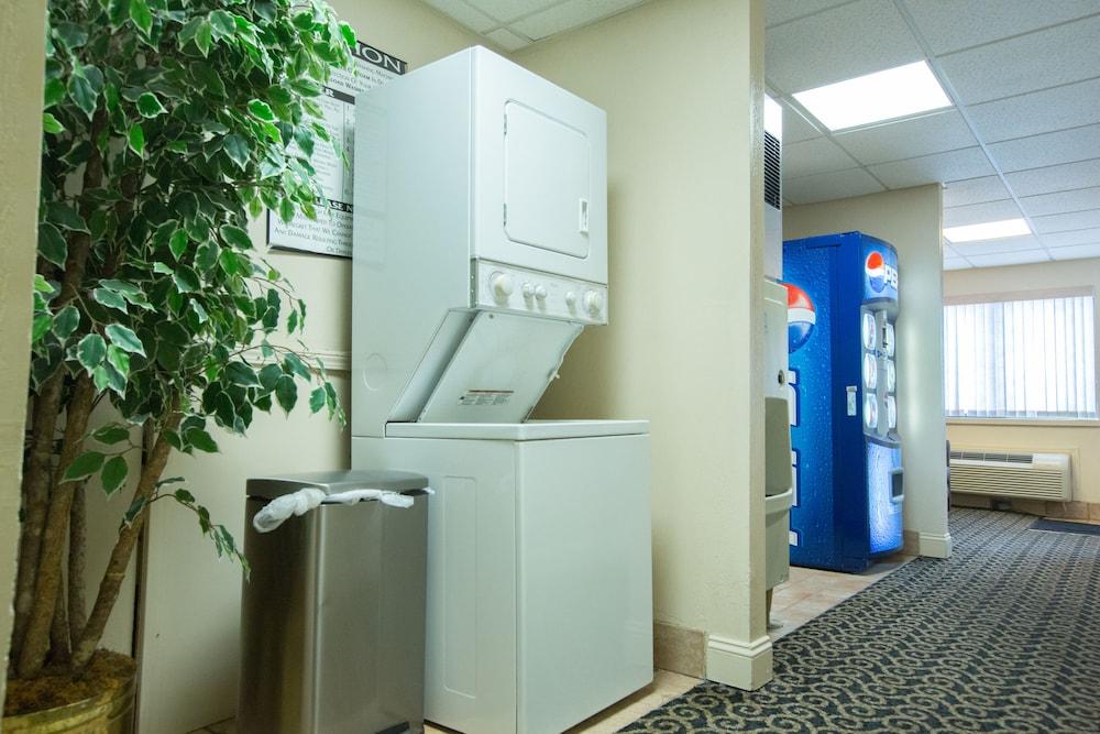 Econo Lodge Inn & Suites Joplin Εξωτερικό φωτογραφία