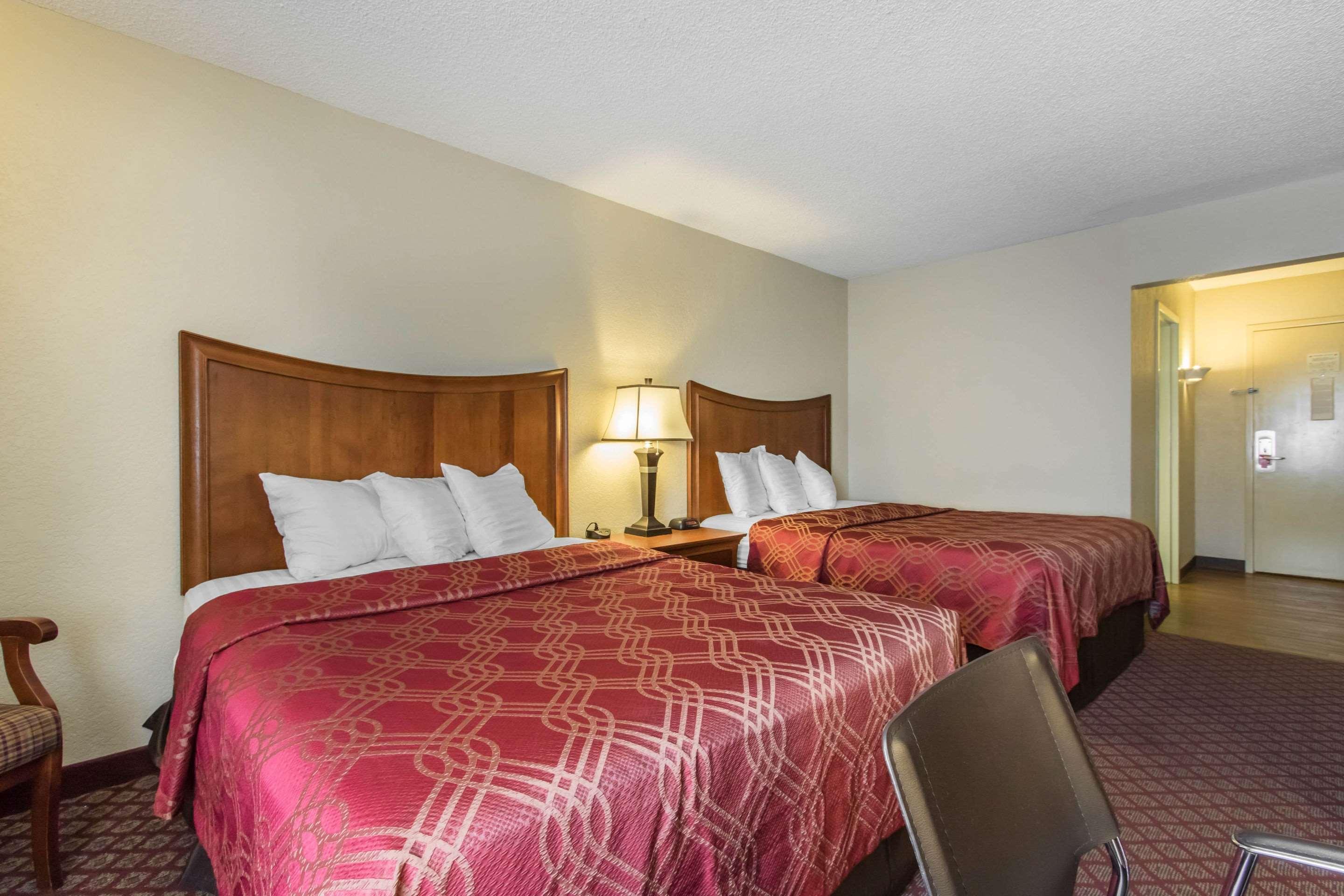 Econo Lodge Inn & Suites Joplin Εξωτερικό φωτογραφία