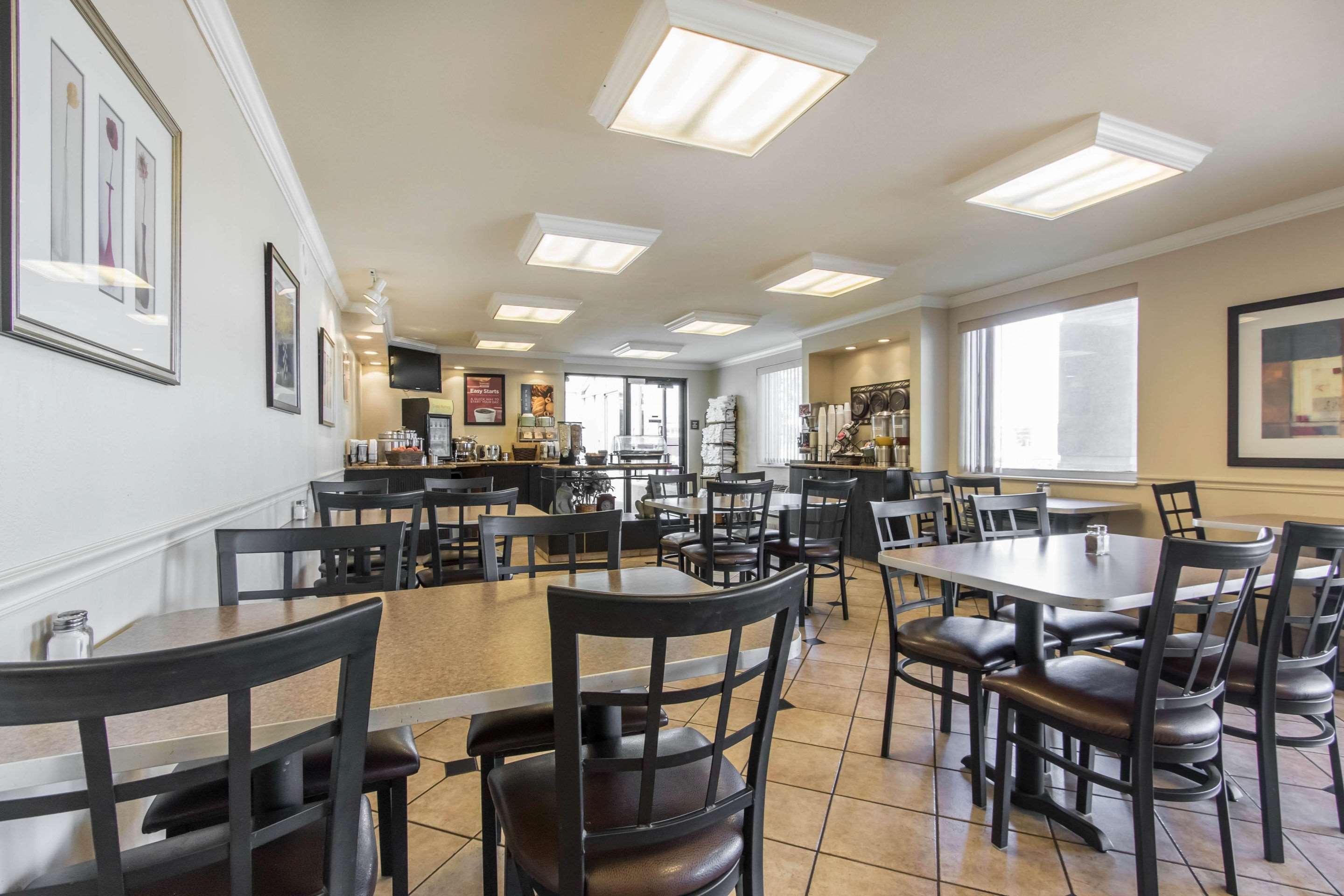 Econo Lodge Inn & Suites Joplin Εξωτερικό φωτογραφία