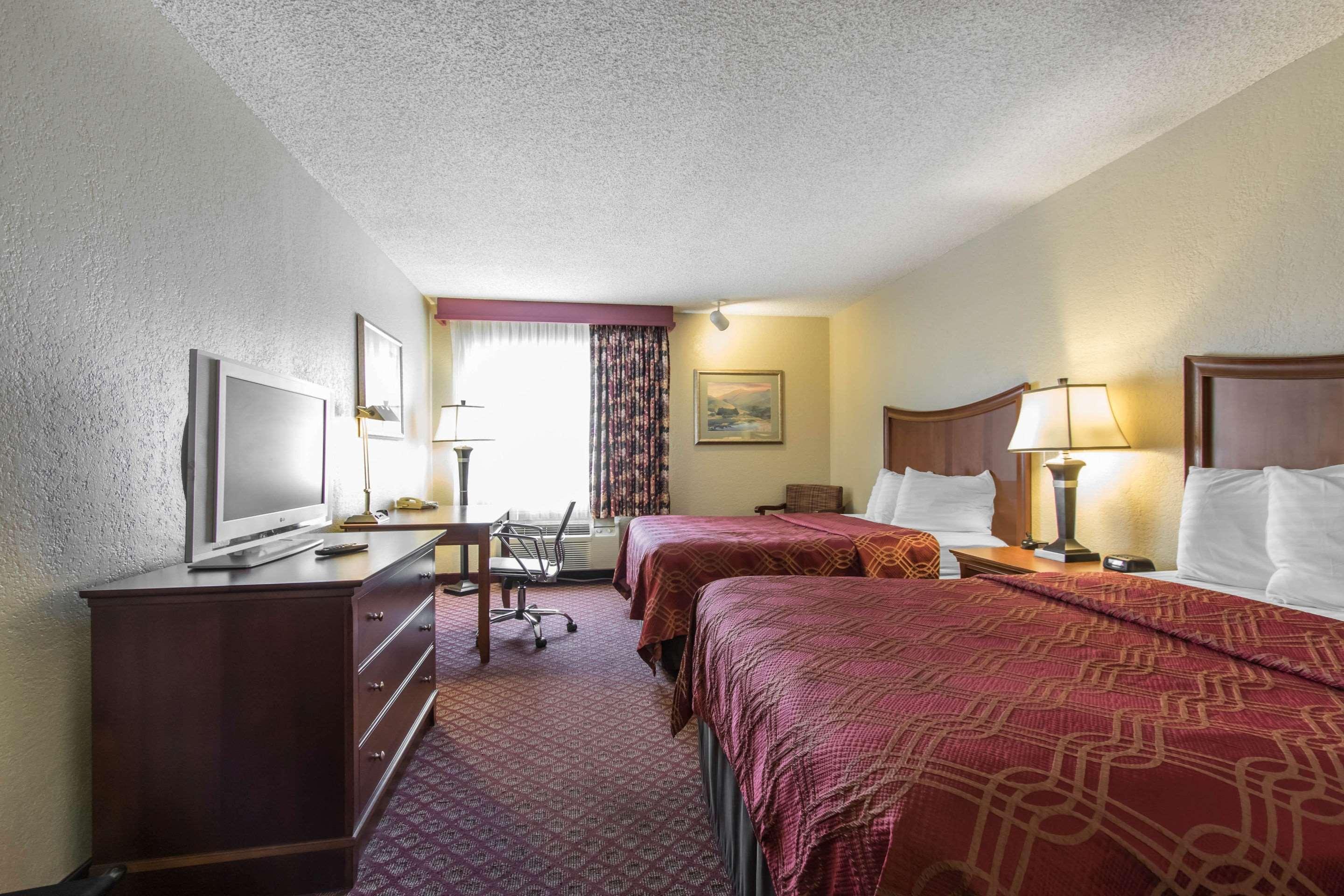 Econo Lodge Inn & Suites Joplin Εξωτερικό φωτογραφία
