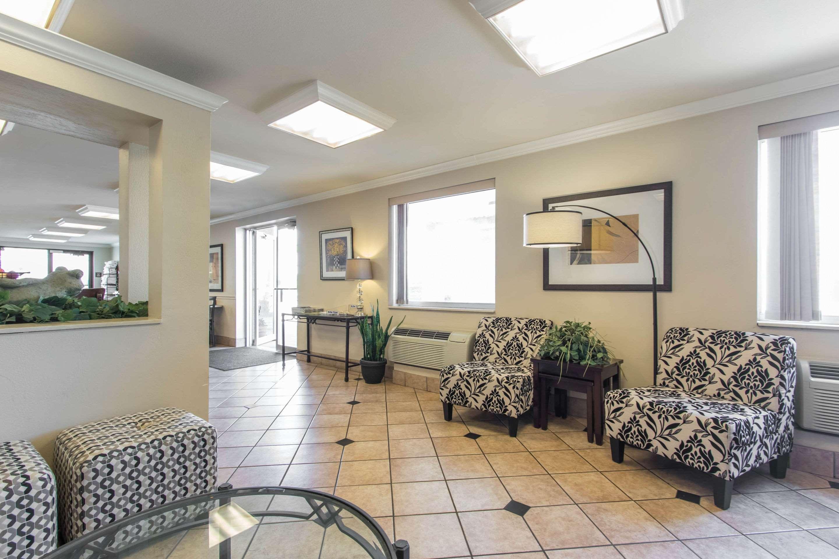 Econo Lodge Inn & Suites Joplin Εξωτερικό φωτογραφία