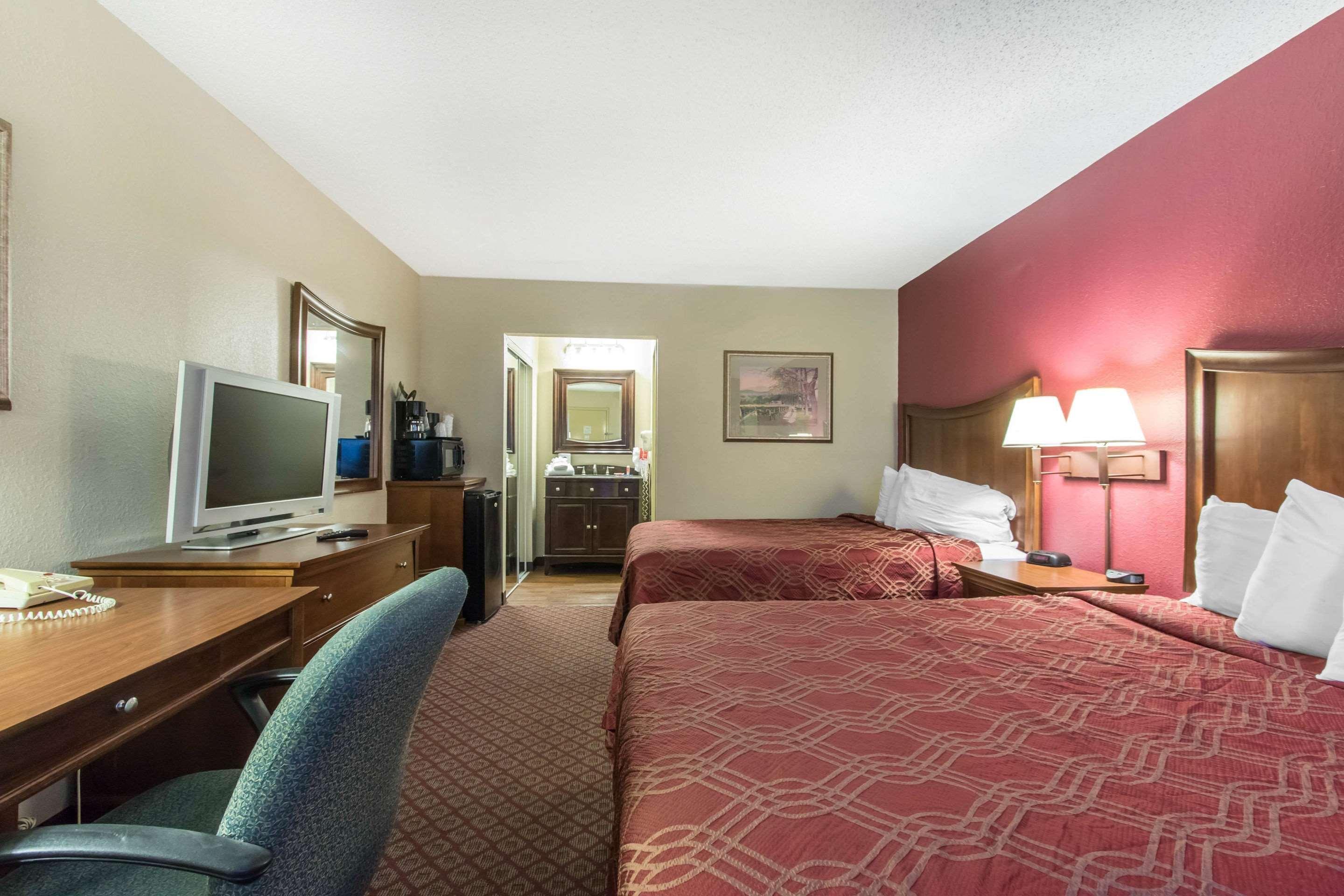 Econo Lodge Inn & Suites Joplin Εξωτερικό φωτογραφία