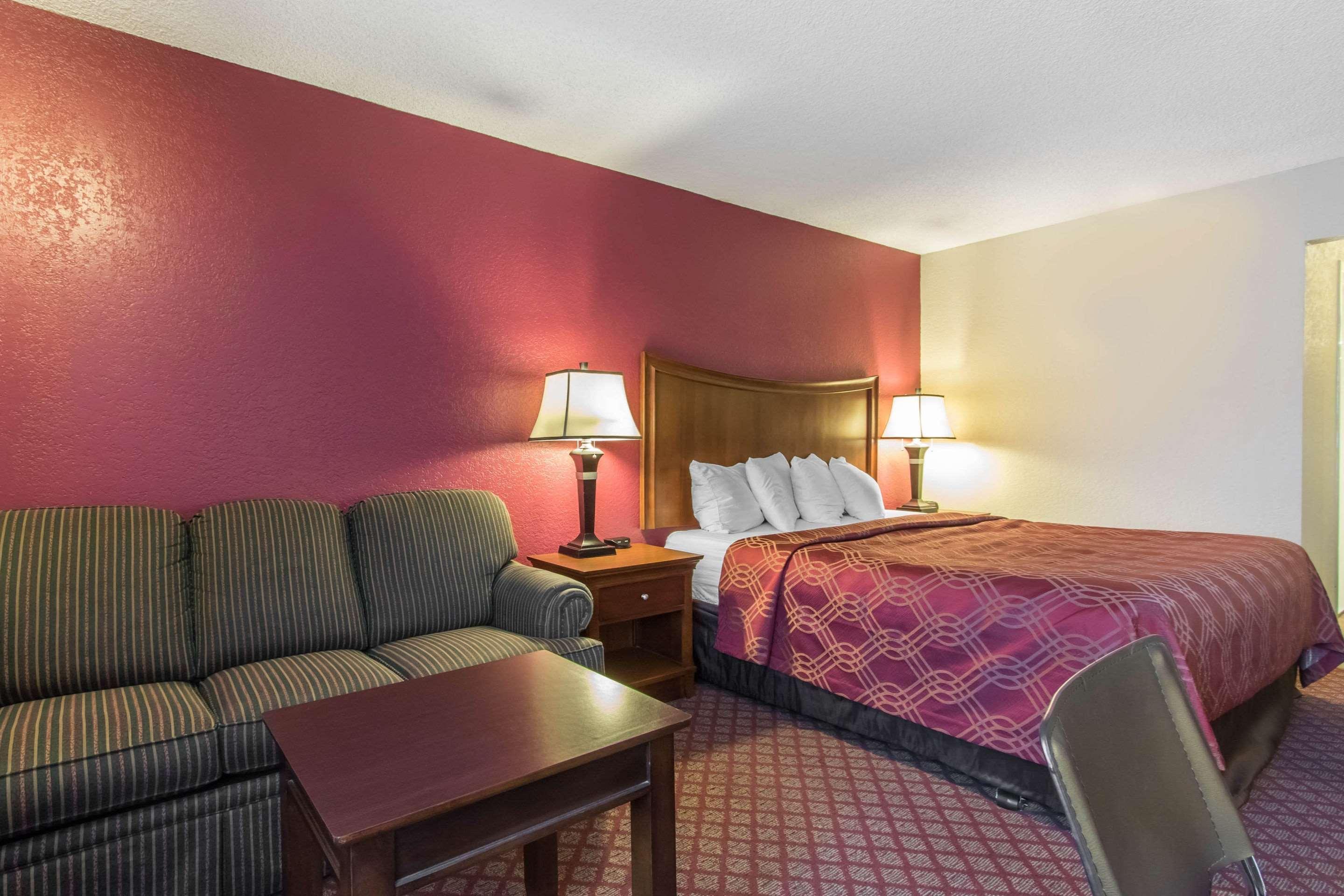 Econo Lodge Inn & Suites Joplin Εξωτερικό φωτογραφία